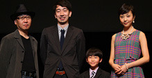微笑ましい木南晴夏さんと首藤勇星さんのやり取りに、この映画のあたたかさが感じられる！『泣いたらアカンで通天閣』の舞台挨拶のひとコマ
